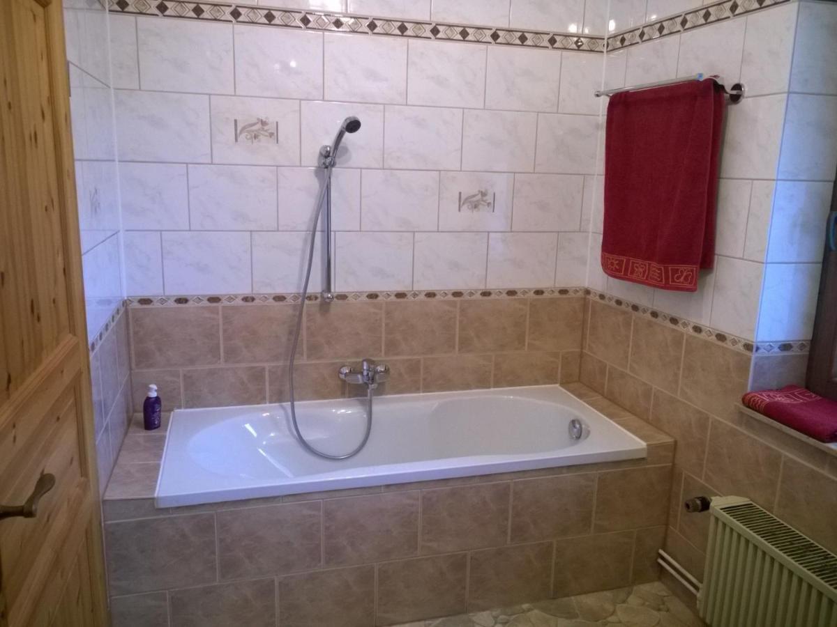 Ferienhaus Koenigreich - Dreistegen Моншау Екстериор снимка